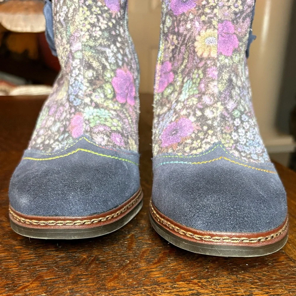 L'Artiste by Spring Step Simonetta Grey/Navy Floral Suede Boots Sz 42 / 10.5-11 - Picture 2 of 10